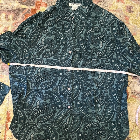 Vintage Nora Noh Woman's Blouse Size M 100% Silk Green Paisley - Picture 6 of 7